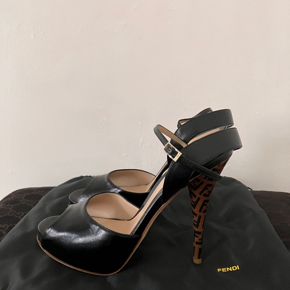 Fendi Black Leather PeepToe Slingbacks with Logo heels